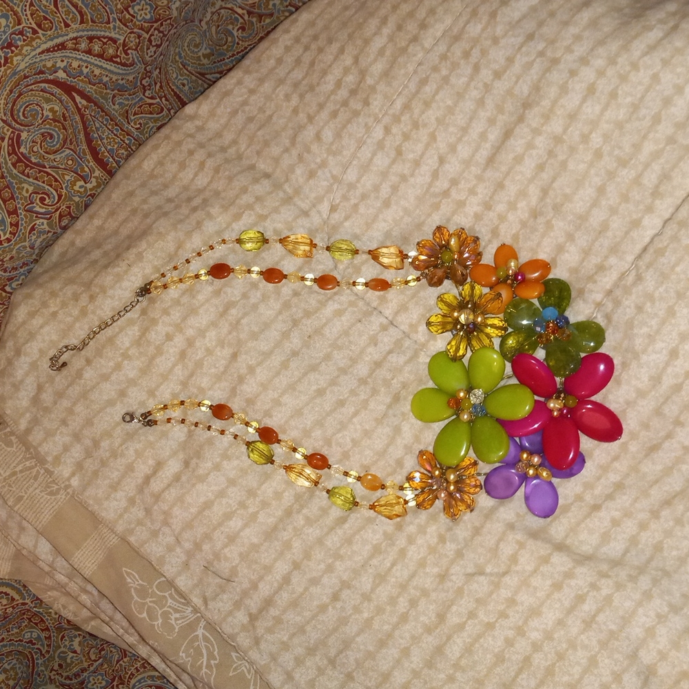 Vintage floral beaded necklace